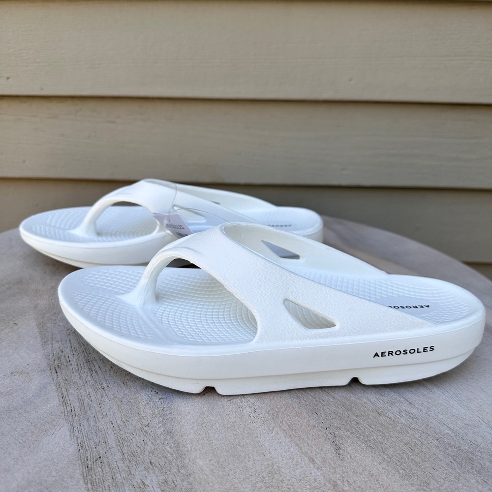 Aerosoles Cloud Thong Sandals Womens 8 White New Lightweight EVA Flip Flops